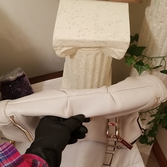 Michael Kors Handbag - Picture 10 of 16